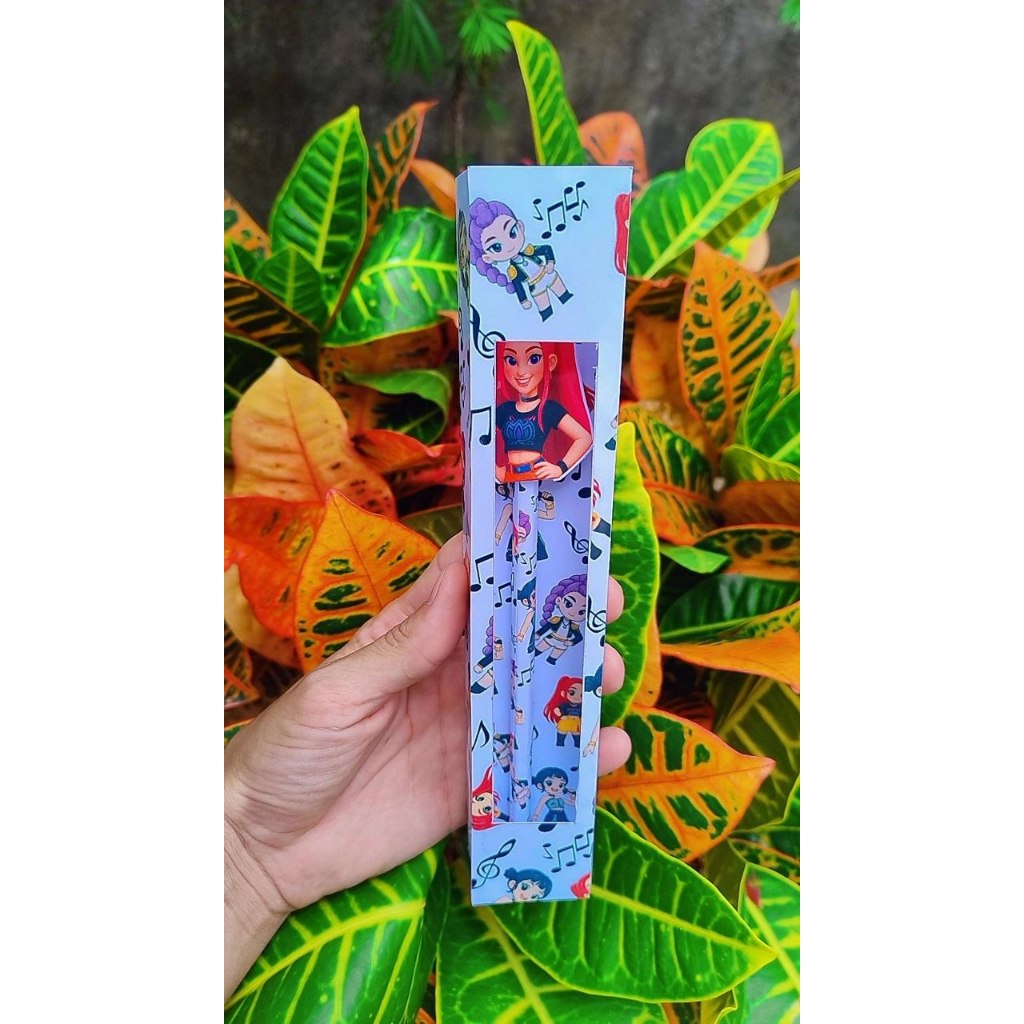 kit Lápis personalizado com Ponteira e Caixinha Temática - Guerreiras KPOP / Mimo / Aniversário / Festa / Lembrancinha