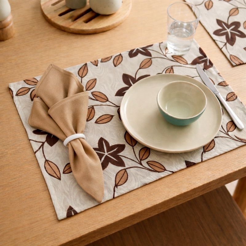 Jogo Americano Jacquard 4 ou 6 Lugares com Guardanapos e Argolas – Kit Mesa Posta Luxo Floral Resistente Lavável