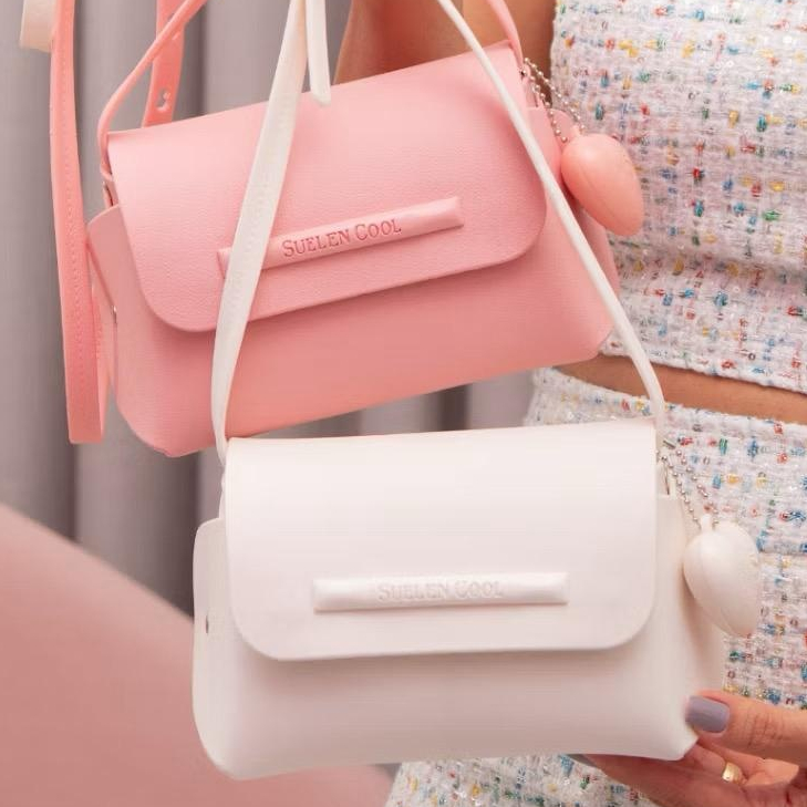Bolsinha Feminina Pequena Suellen com Coração – Clutch, Necessaire Porta Maquiagem