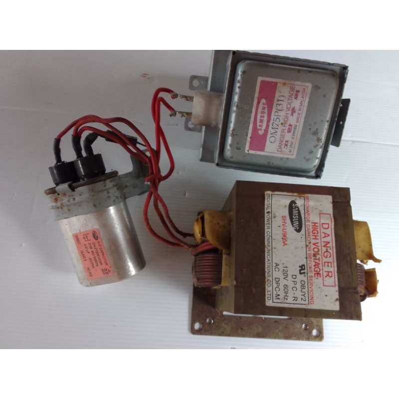 TRANSFORMADOR MAGNETRON E CAPACITOR DO MICROONDAS ME27S 127V USADO