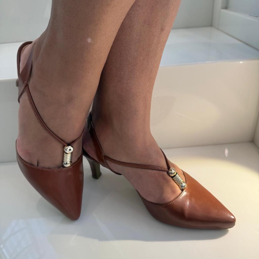 Scarpin Feminino PÉ DA GATA Slingback Salto Fino 8 cm Enfeite Elegante Confortável