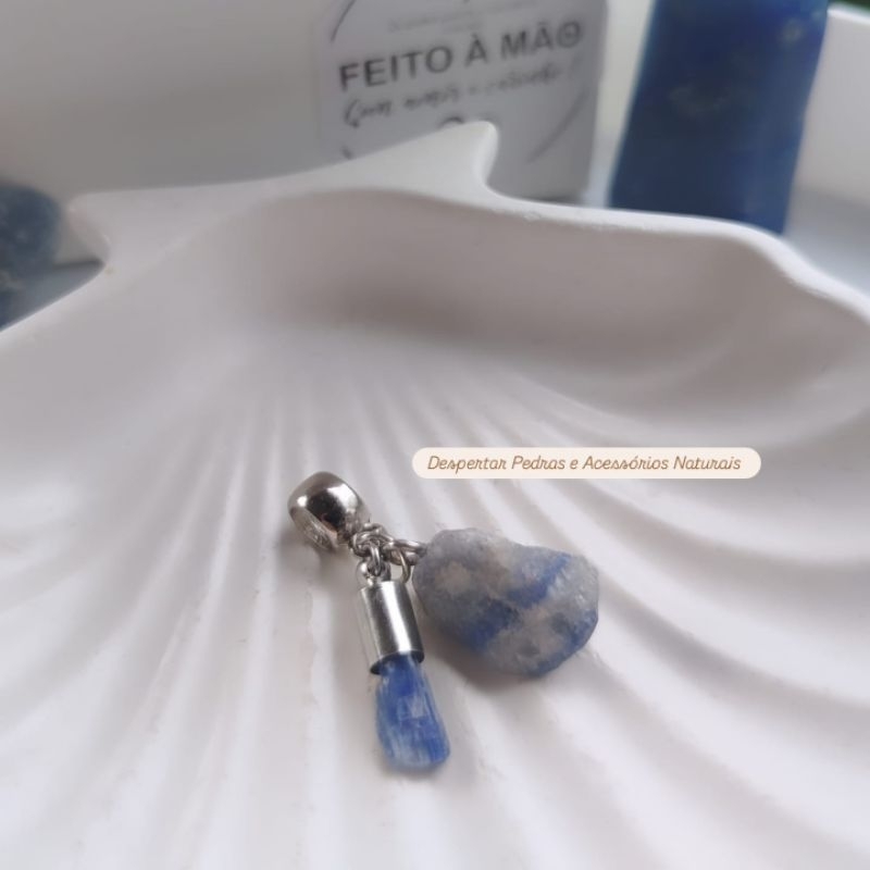 BerloquesPulseira Quartzo Azul  Espada São Miguel Selenita Turmalinas, Pirita Pedras Naturais detalhes cuidam e encantam