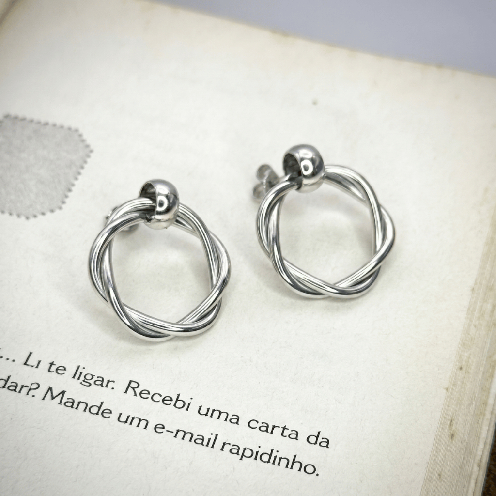 Brincos Nós Entrelaçados Aço Inoxidável Feminino – Brinco Moderno Orgânico, Antialérgico e Elegante