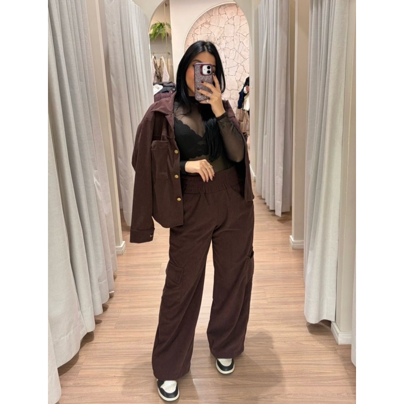 Conjunto Cargo em Veludo Conjunto feminino calça cargo e jaqueta com bolsos moda feminina