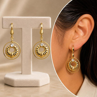 Brinco Feminino Dourado Vazado com Strass Aço inoxidável