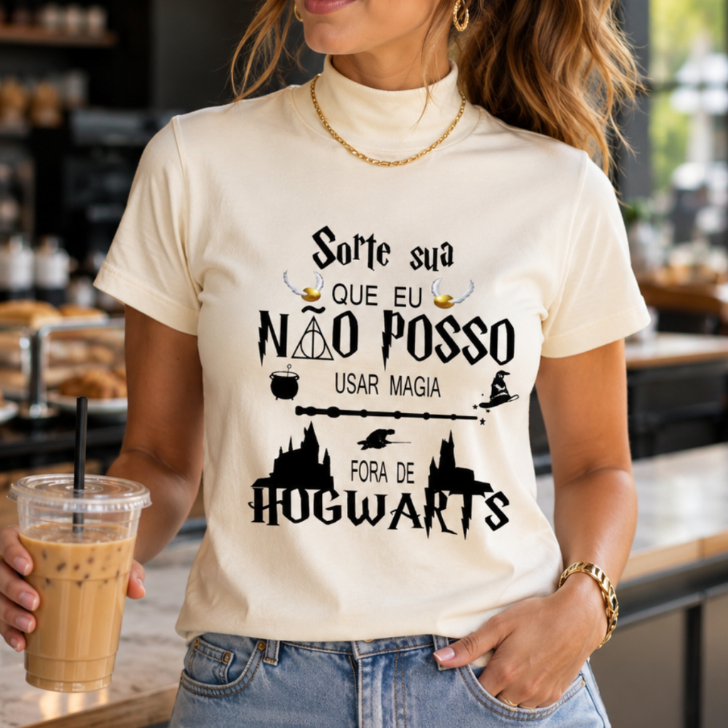 T-Shirt Camiseta Feminina Hogwarts Harry Gola Alta Macia Confortável Versátil Estilosa
