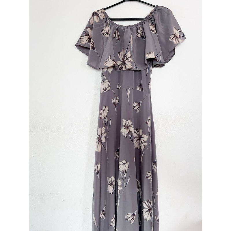 Vestido longo gola ciganinha cinza com estampa floral tamanho M (brechó)