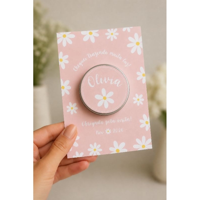 15 Lembrancinha Maternidade Menina Personalizada | Vela Aromática + Cartão Floral Margaridas Pronta Entrega