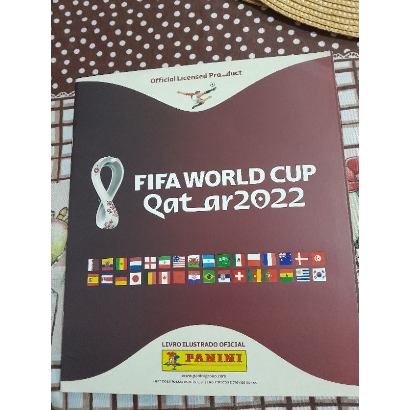 ALBUM COPA 2022 PANINI VAZIO MAIS UM ENVELOPE LACRADO COM DETALES NA CAPA CONFORME  AS FOTOS