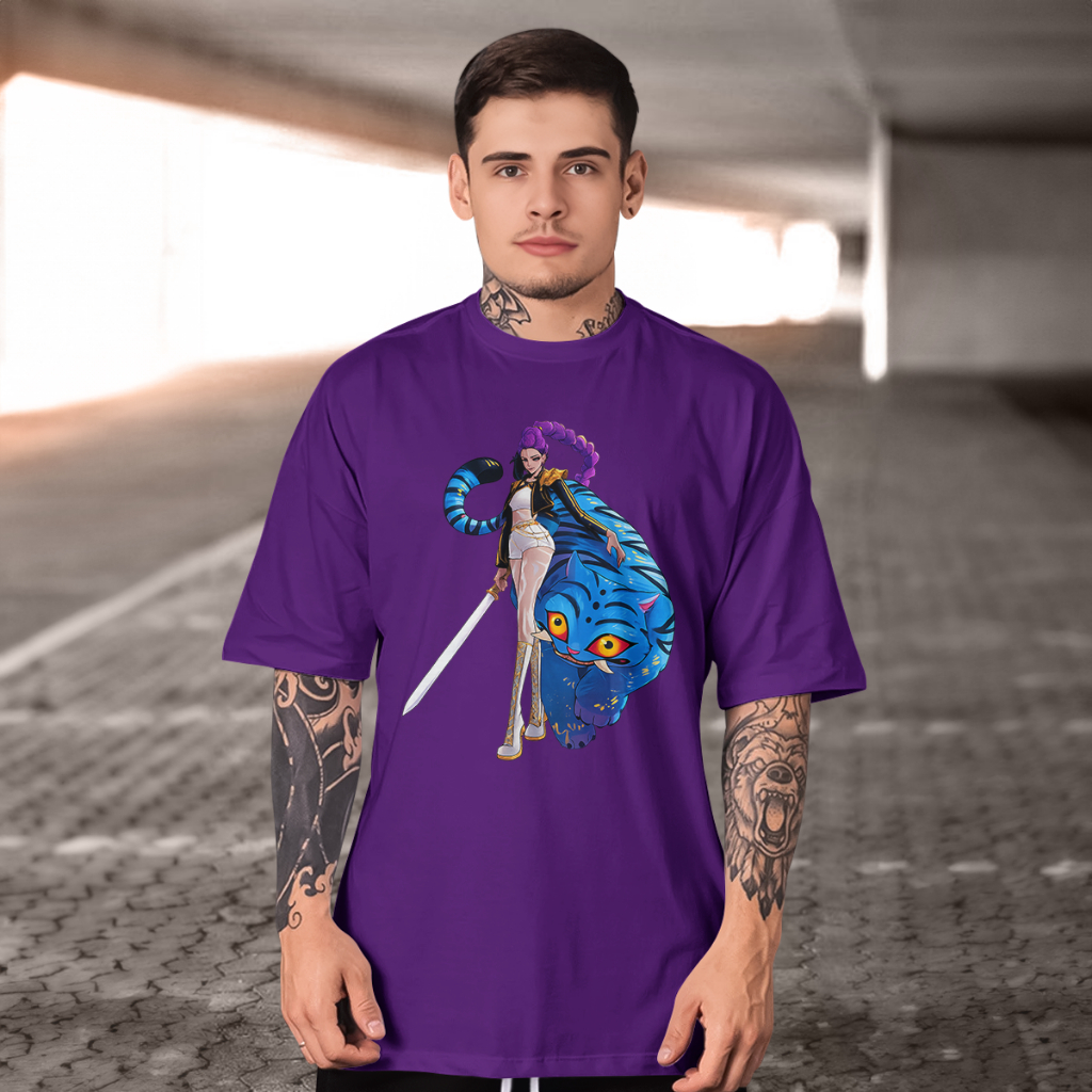Camiseta Masculina Caçadora e seu gato demônio Linda e Confortável | Tecido Macio e Fresco