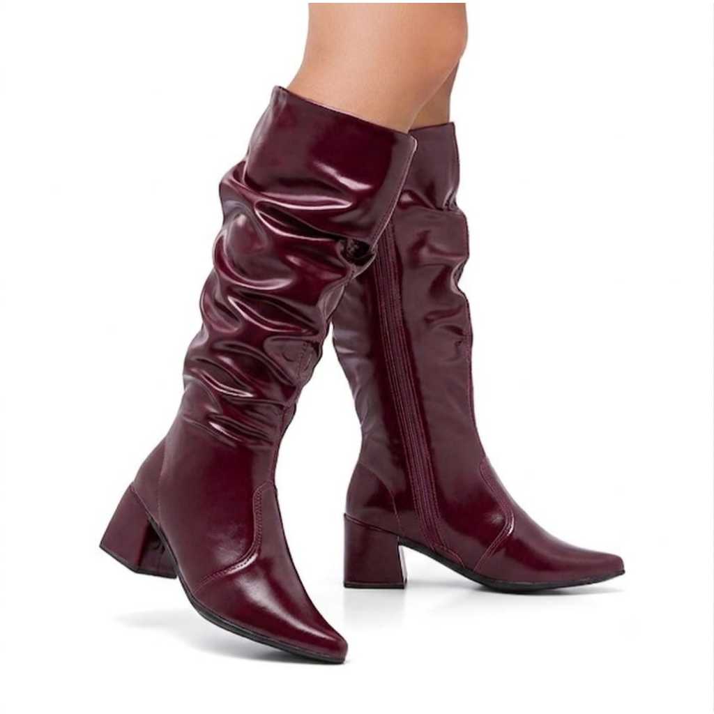 Bota Feminina Marrom Cano Longo Enrugada Couro Sintético Leve Confortável Moda Bico Fino Promoção