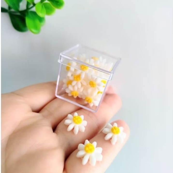 Mini margarida de açucar-aplique de pasta americana- confeito comestível