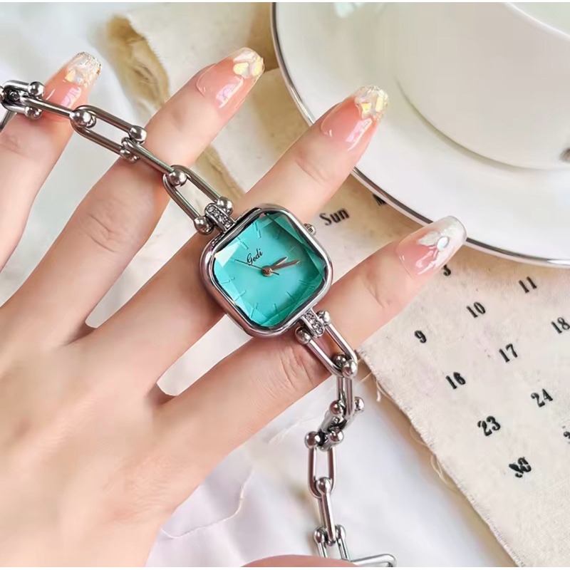 Relógio Feminino Elegante Pulseira Corrente Luxo Quartz Dourado/Prata Fashion