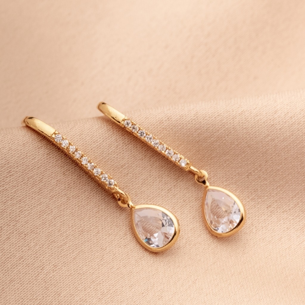 Brinco Feminino Gota Cristal Banhado a Ouro 18K Semijoia Elegante Brilho Intenso