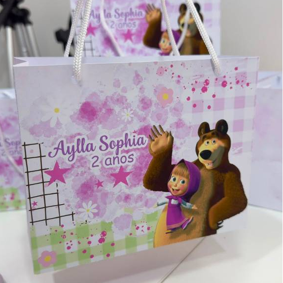 Sacolas personalizadas QUALQUER TEMA sacolinha surpresa lembrancinha de festa Marsha e o Urso