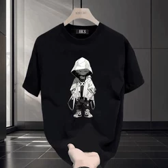 Camiseta Oversized Preta Personagem Chibi Anime Casaco Branco Capuz Techwear Streetwear Unissex