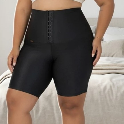 Short Modelador Plus Size Feminino Suplex Encerado Alta Compressão Modela Cintura e Abdômen Uso Diário — imagem 1