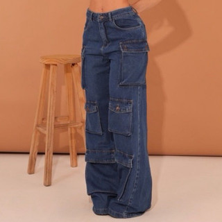 Calça Jeans Feminina Escura Cargo Wide Leg Pantalona Boca Larga Bolsos Laterais e Frontais- marca Glitter
