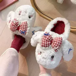Pantufa Feminina Coelhinha Fofa com Laço – Solado Grosso Antiderrapante, Confortável para Uso Interno
