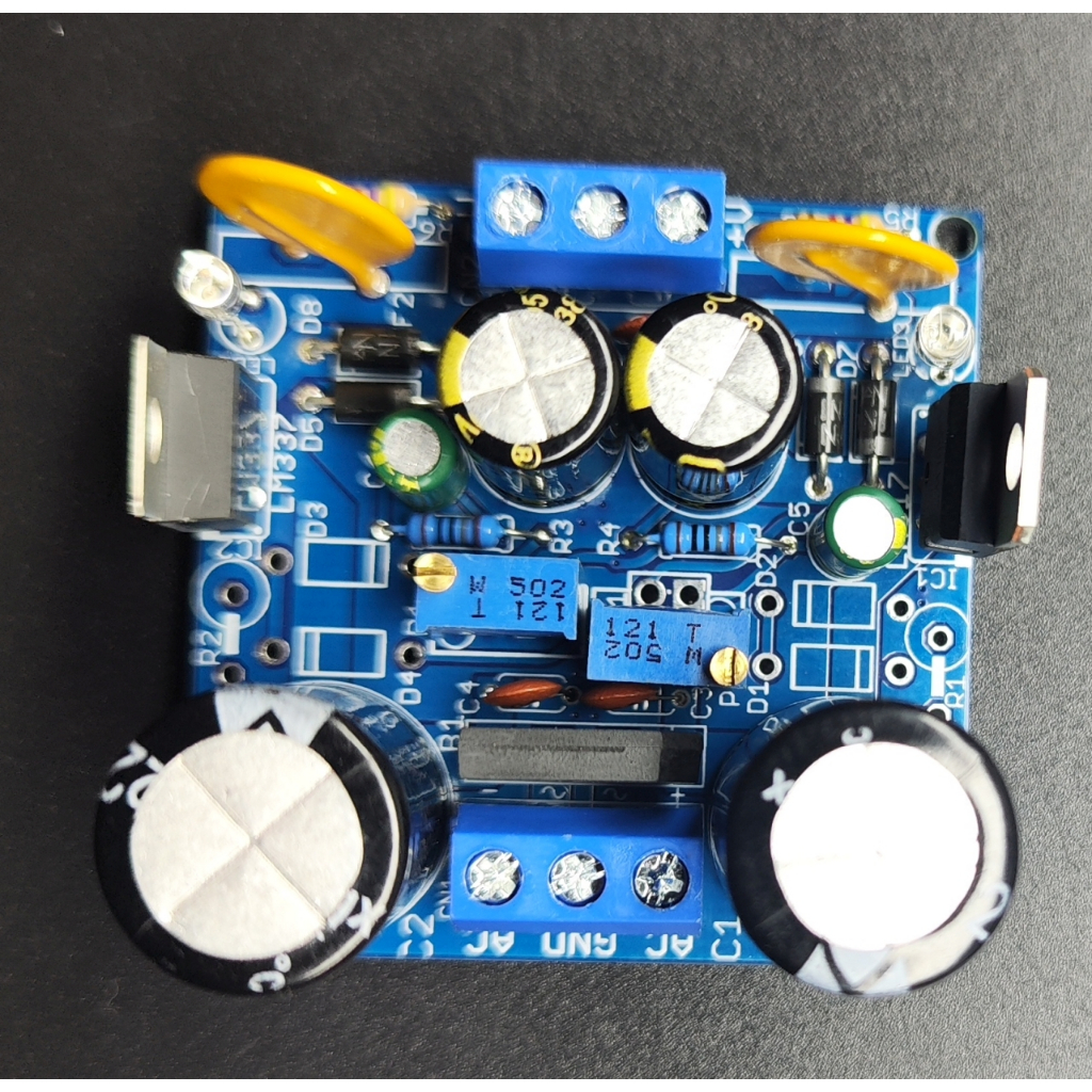 fonte alimentação simétrica ajustável LM317 LM337 montada