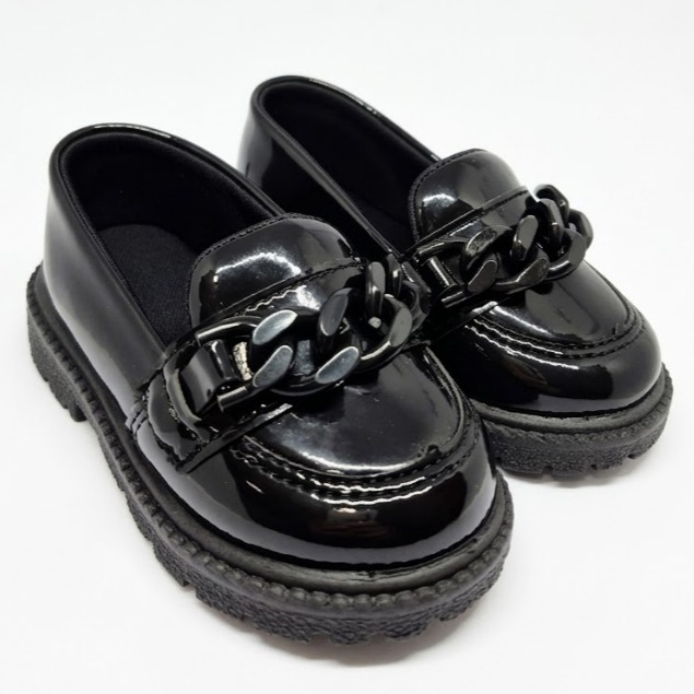 Mocassim Infantil Preto com Corrente Feminino Leve e Confortável