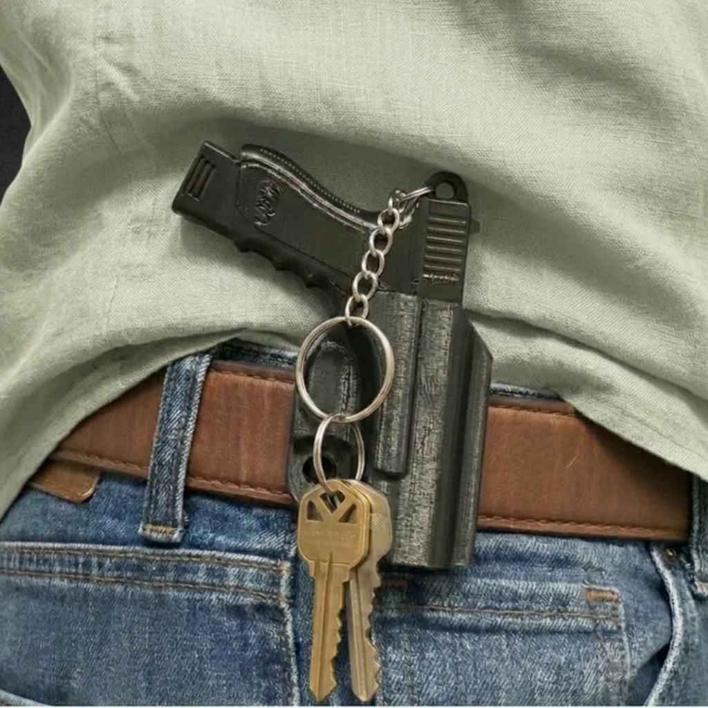 Chaveiro Moderno Pistola com Encaixe para Cinto