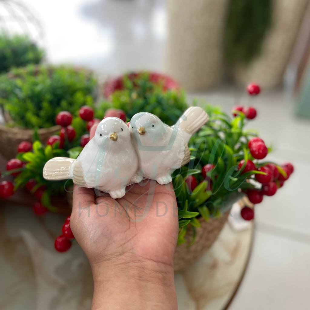 Enfeite Decorativo Casal de Passarinhos em Porcelana