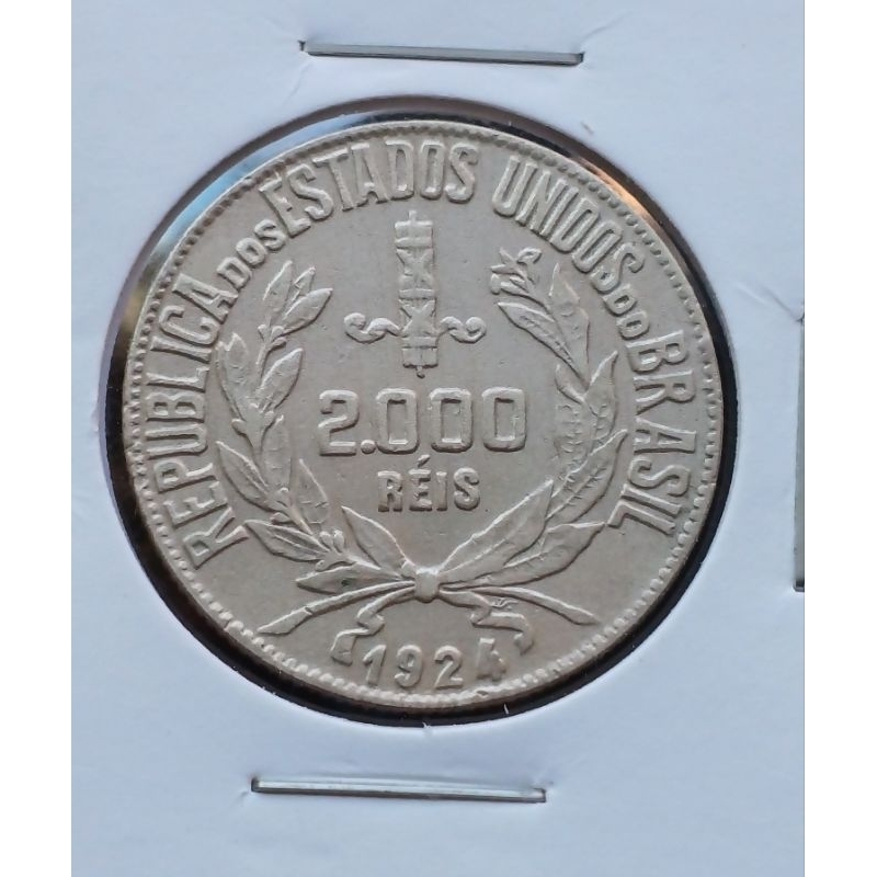 Moeda de 2.000 Mil Reis ano 1924,em prata soberba.