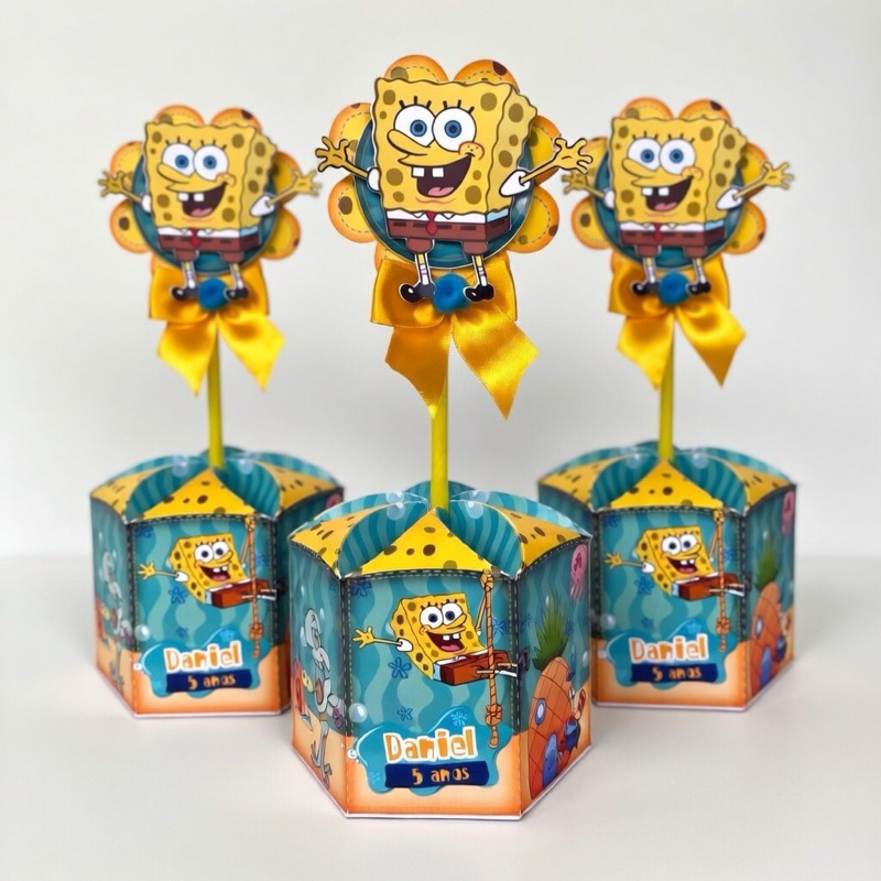 Kit 10 Unidades Centro de Mesa Sextavado Bob Esponja Luxo  Personalizada Nome - Papel Fotográfico Brilho