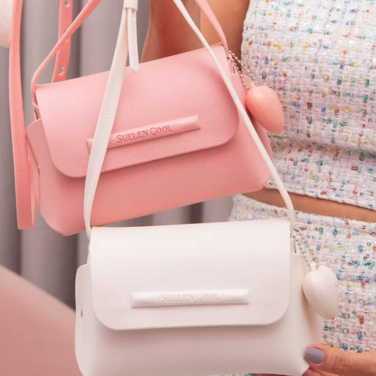 Bolsinha Feminina Pequena Suellen com Coração – Clutch, Necessaire Porta Maquiagem