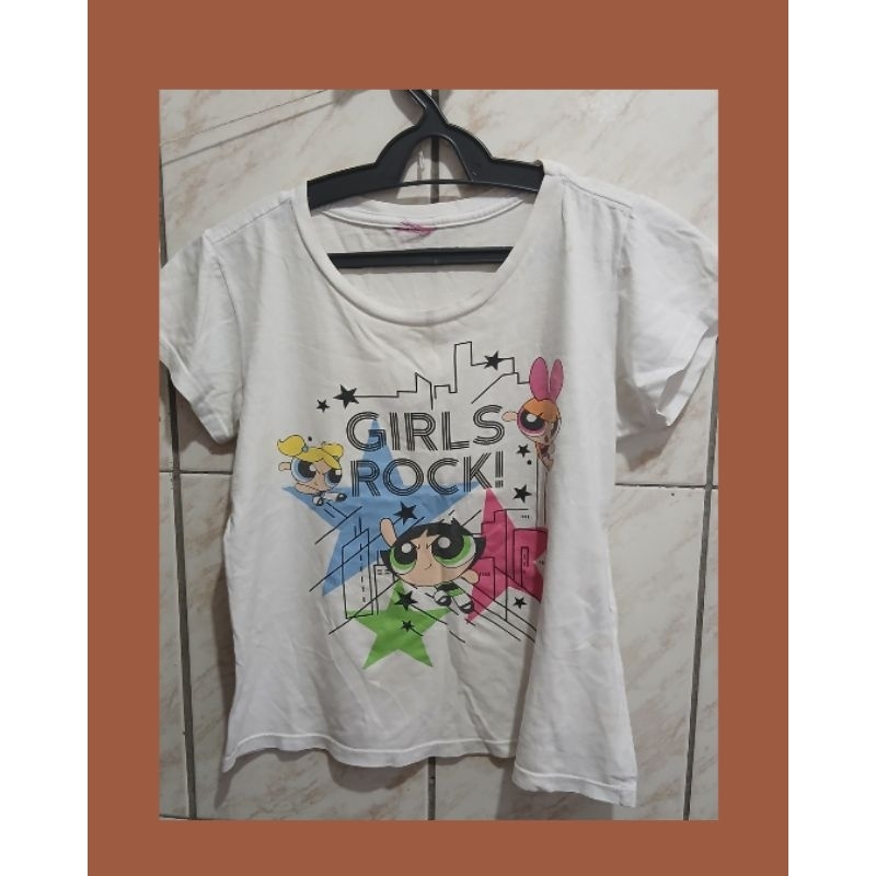 Camiseta branca Feminina T-shirt meninas super poderosas tamanho P