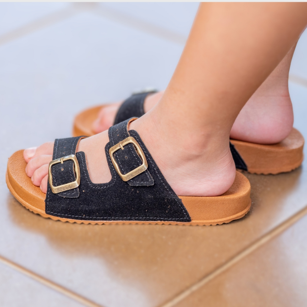 Sandália Infantil Birken para Menino e Menina Fivela Dupla Camurça Preta