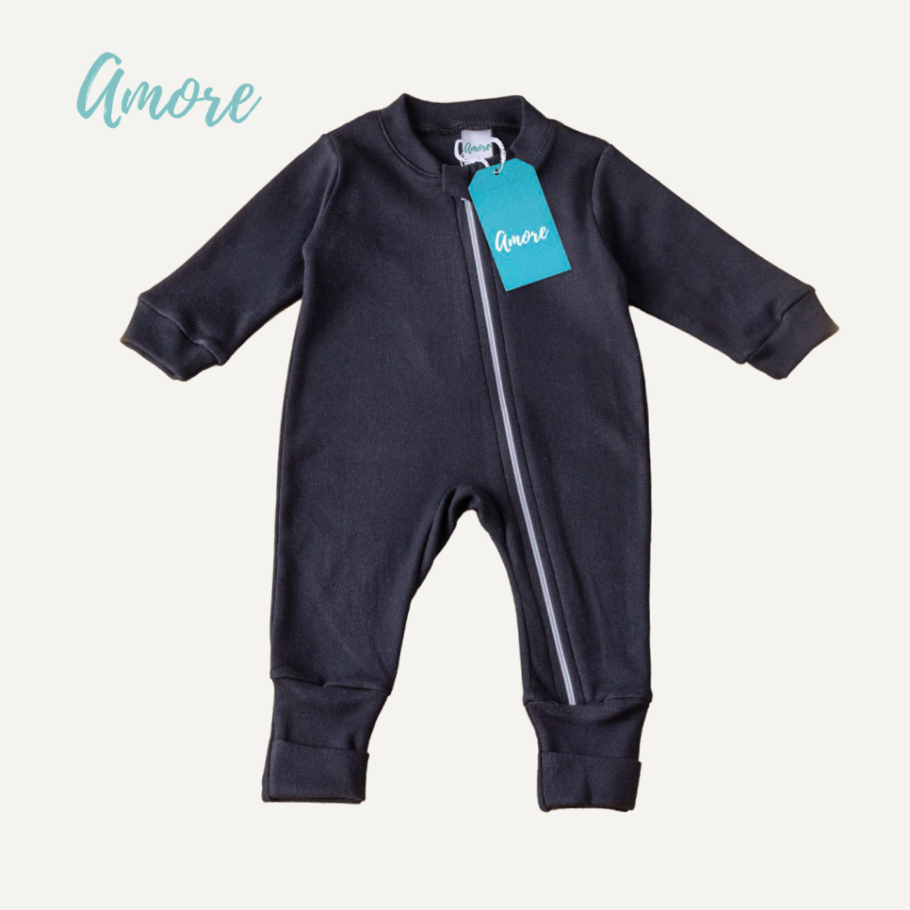 Macacão de Bebê Amore Vira Pé Preto Com Zíper 100% Algodão