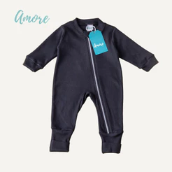 Macacão de Bebê Amore Vira Pé Preto Com Zíper 100% Algodão