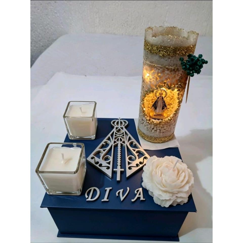Caixa Personalizada com   Gruta Oratório Nossa Senhora Aparecida + 3 Refis de velas Aromáticas Dia dos Pais