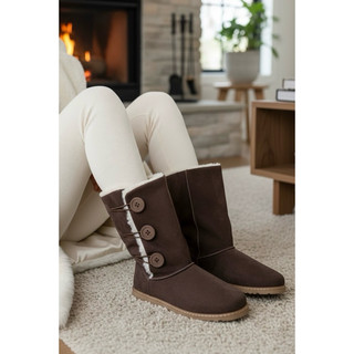 Bota de pelo Feminina de Inverno Frio Toda Forrada Peluciada Com Botões Muito Quente Fofa So Pretty Shoes Presente Neve
