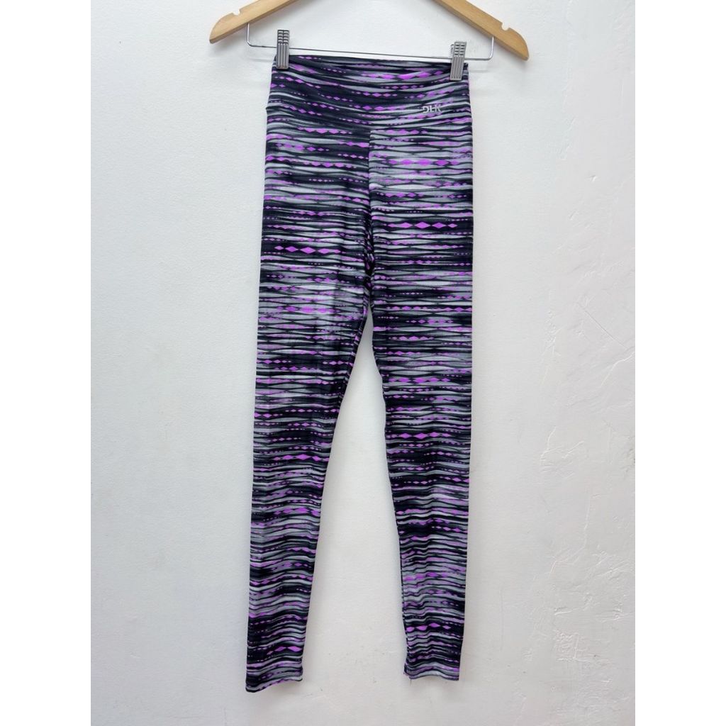 Calça Legging de Academia DLK Estampada | Brechó | Bazar | Desapego