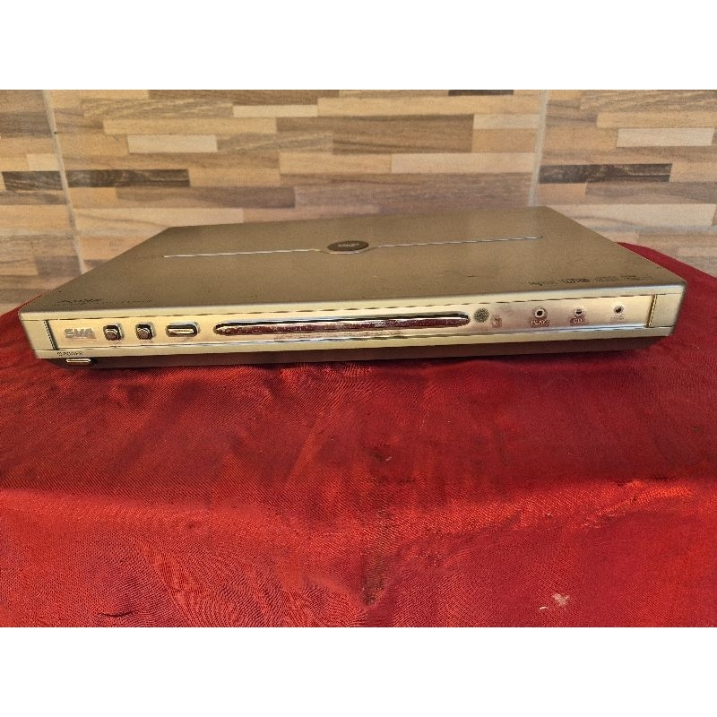 DVD/VCD/CD/MP3 SVA player está ligando, mas não está funcionando precisa consertar ou Retirada de Peças