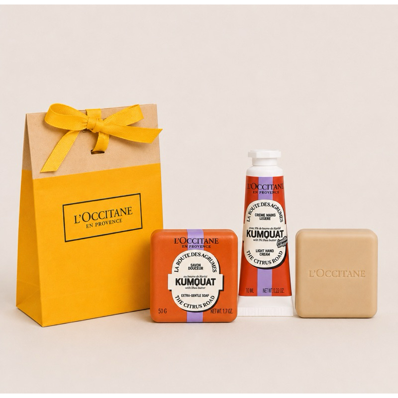 Kit Mini Creme de Mãos 10ml + Sabonete Barra Corporal 50g Kumquat + Caixa Presenteavel Loccitane En Provence