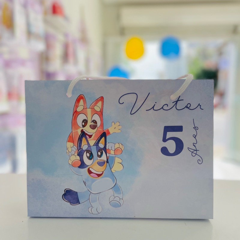 Sacolinha Personalizada Bluey menino Aquarela c/ nome e idade | Pegue e Monte | Lembrancinha Festa Infantil
