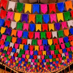 Bandeirinhas Plástico Festa Junina Premium Decoração Colorido São João Varal 10 Metros Resistente Chuva e Vento