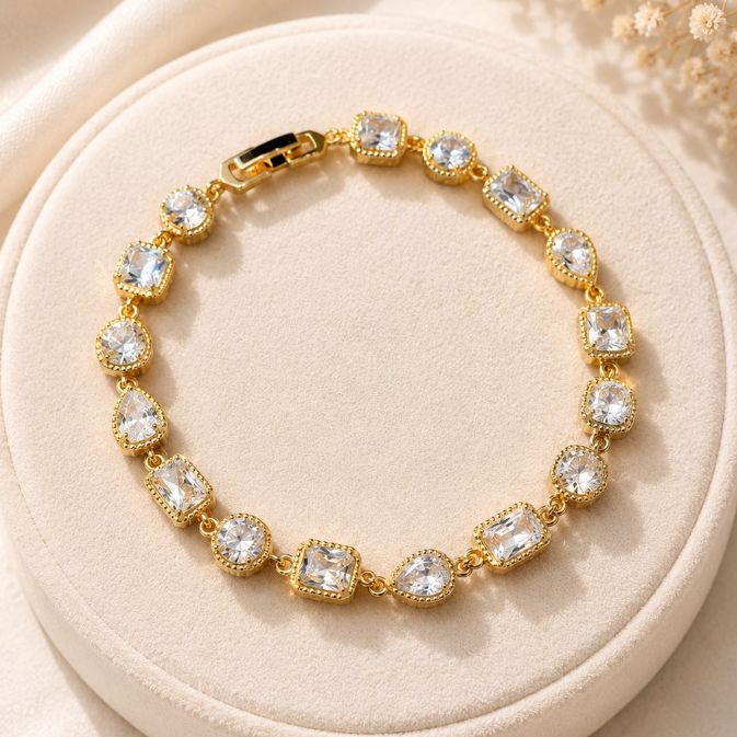 Pulseira feminina de Zircônias Cristal Formatos Mistos Semijoia Banhada a Ouro 18K