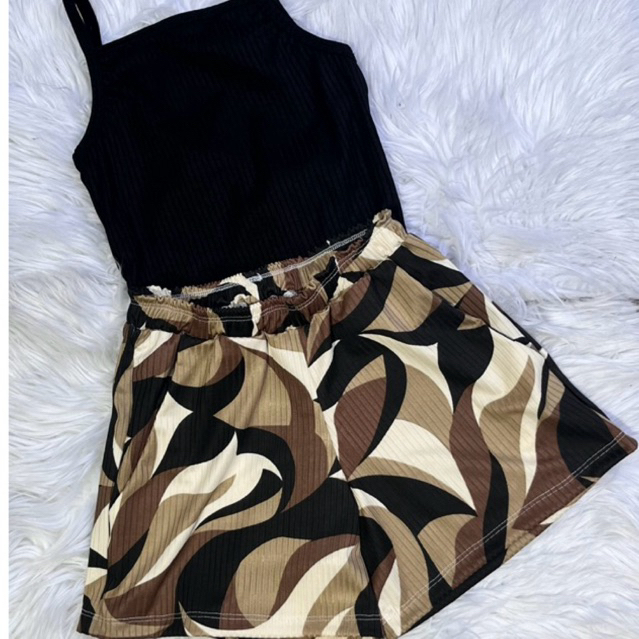 conjunto infantil e juvenil na malha canelada com short estampado e camiseta lisa estilo elegância e conforto