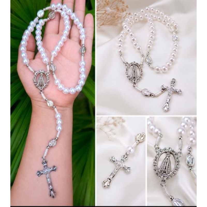 Terço Nossa Senhora Aparecida em Pérolas e Emborrachadas,Personalizado com Nome |Peças na Cor Prata |Artesanal Católico