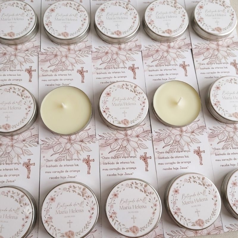 Kit Com 20 Velas Perfumadas na Latinha + Card - Lembrancinhas de batizado, Primeira Comunhão - Vela Aromatizada