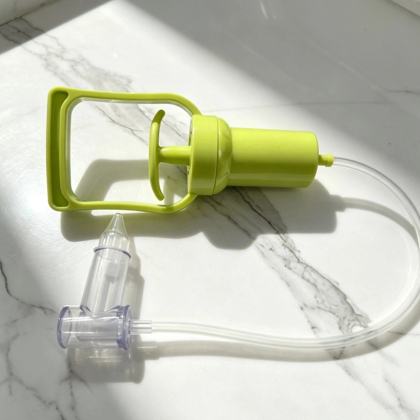 Conjunto Aspirador Nasal Verde Essencial Para O Kit De Cuidados