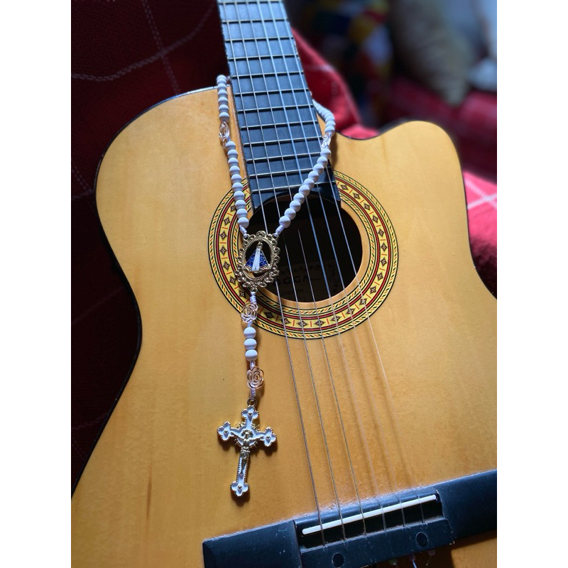 Terço Artesanal de Nossa Senhora Aparecida | Feito à Mão | Miçangas Emborrachadas | Católico | Presente Religioso