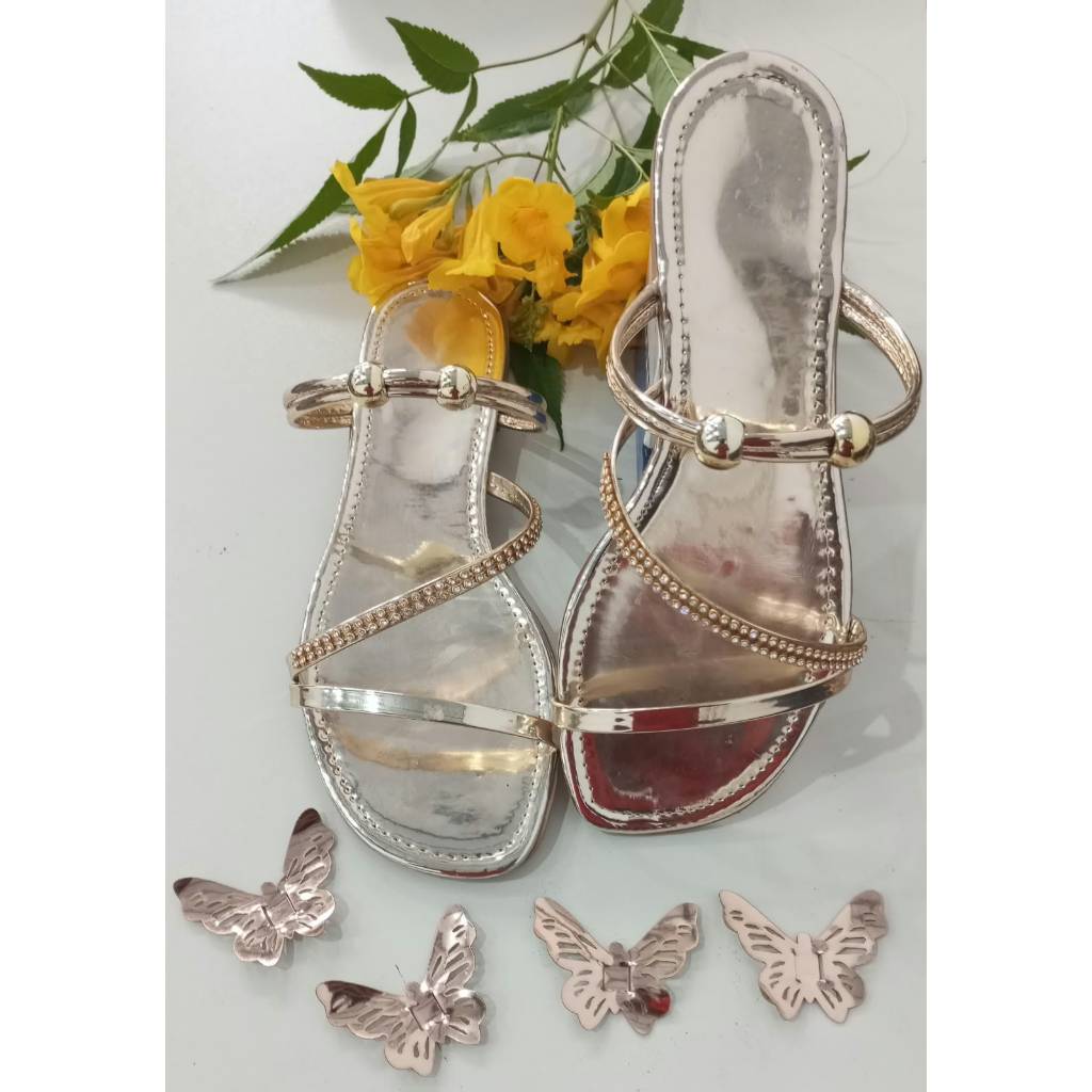Sandália Feminina Rasteira  Metalizada com Strass – Elegante e Confortável