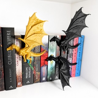 Kit 3 Dragões Decorativos para Estante e Livros – Decoração Geek Premium