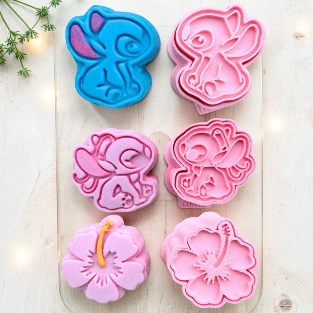 Kit 3 Modeladores Ejetores Stitch Namorados para Brigadeiro, Doce, Massa e Biscoitos - 6 peças